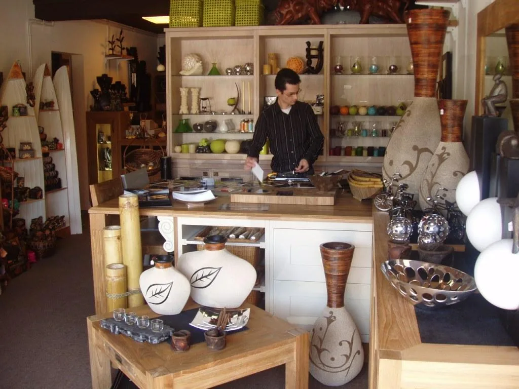 Davy dans le magasin IDEE&CO de Mauguio