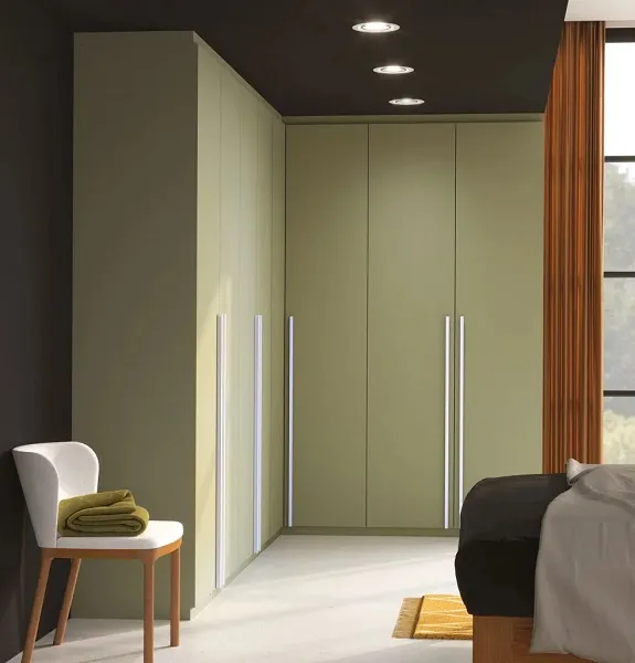 Dressing en L vert pistache avec portes battantes