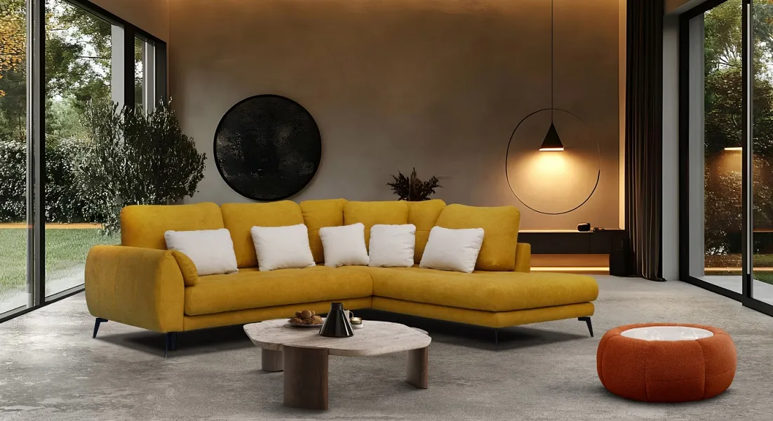 Canapé design jaune, pieds métal noir avec méridienne et de nombreux coussins (disponible dans d'autres configurations, tissus et coloris)